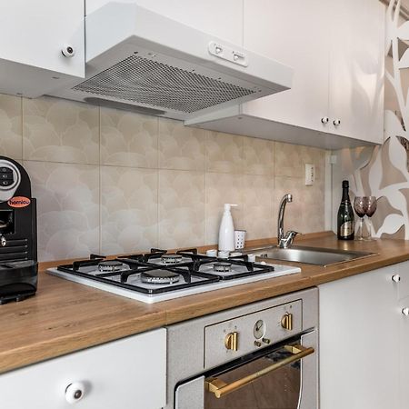Dreamgarden Airport Apartment & Secure Parking & Airport Shuttle ياش المظهر الخارجي الصورة