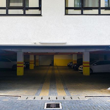 Dreamgarden Airport Apartment & Secure Parking & Airport Shuttle ياش المظهر الخارجي الصورة