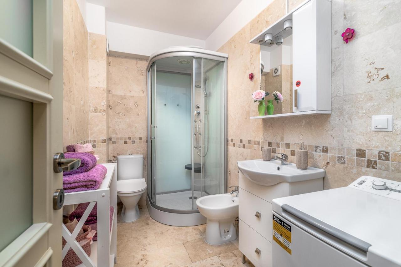 Dreamgarden Airport Apartment & Secure Parking & Airport Shuttle ياش المظهر الخارجي الصورة