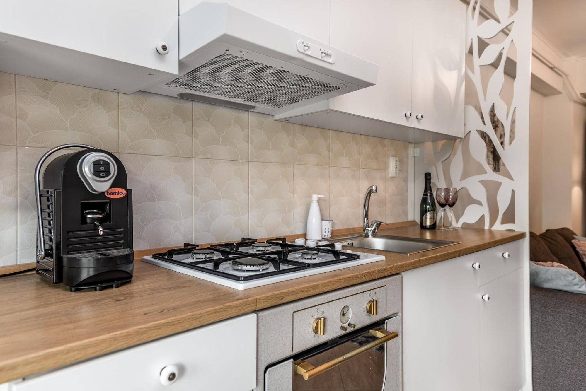 Dreamgarden Airport Apartment & Secure Parking & Airport Shuttle ياش المظهر الخارجي الصورة
