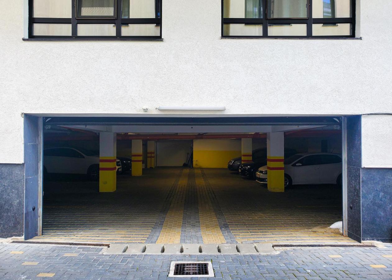 Dreamgarden Airport Apartment & Secure Parking & Airport Shuttle ياش المظهر الخارجي الصورة